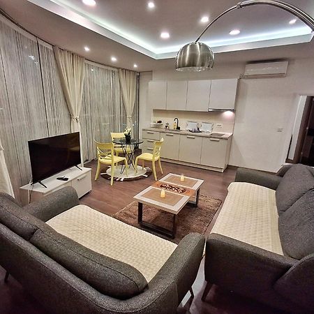 Urban Vibe Apartments Skopje Buitenkant foto